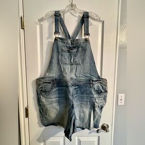 Torrid Light Wash Denim Overall Shorts - 24